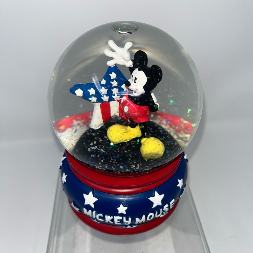 Disney World Mickey Mouse Patriotic Musical Snow Globe Yankee Doodle